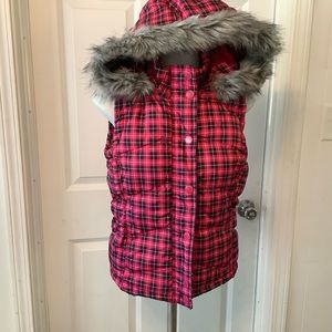 Aeropostale puffer style Hooded vest red/black , pink plaid faux fur size Small